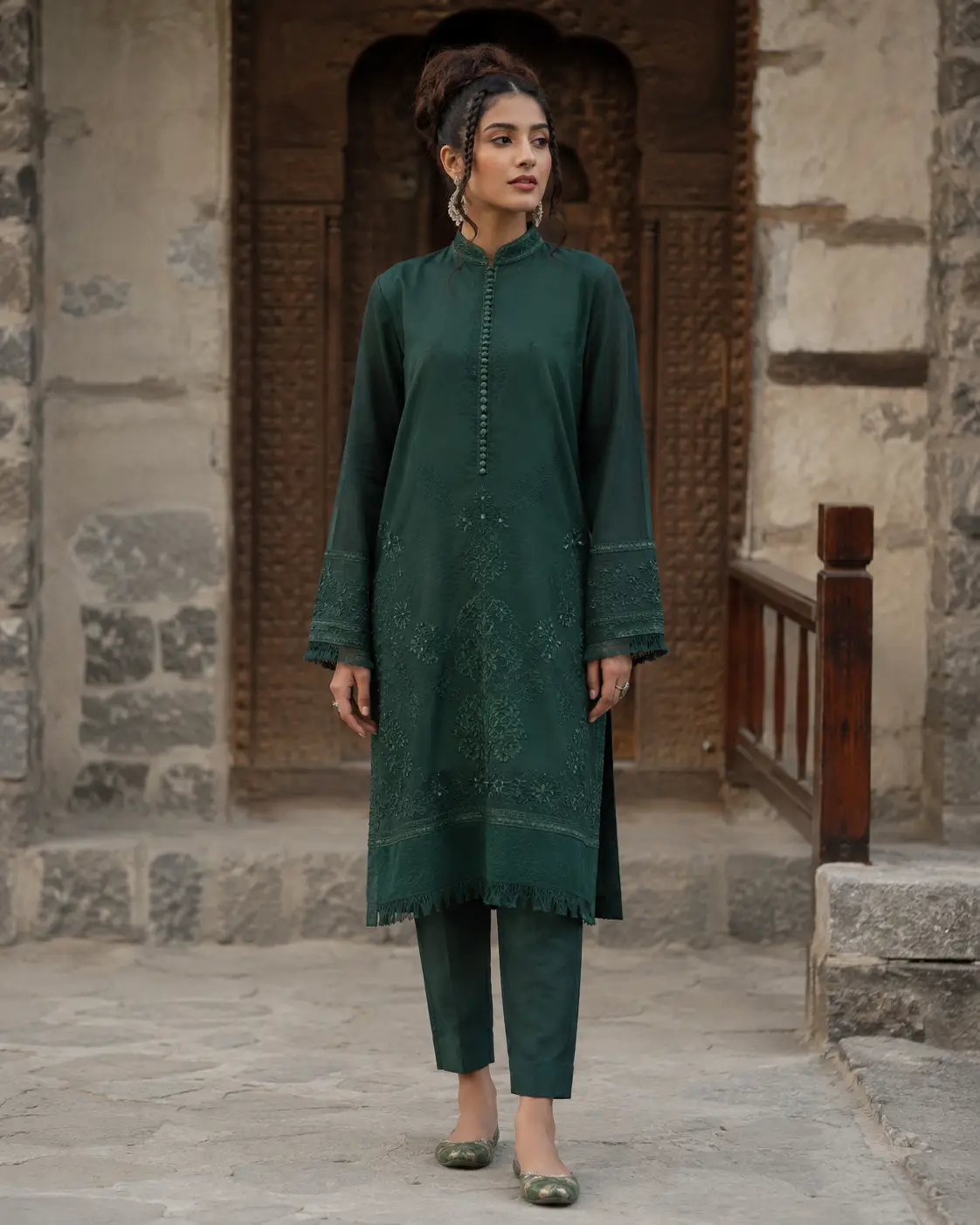 Model wearing Eshal forest-green set